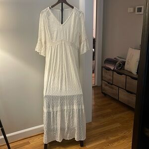 Beautiful boho cream dress. L. NWT